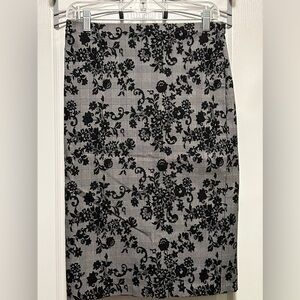 Linda Matthews Straight Pencil Skirt Women’s‎ small Black plaid floral Pull On